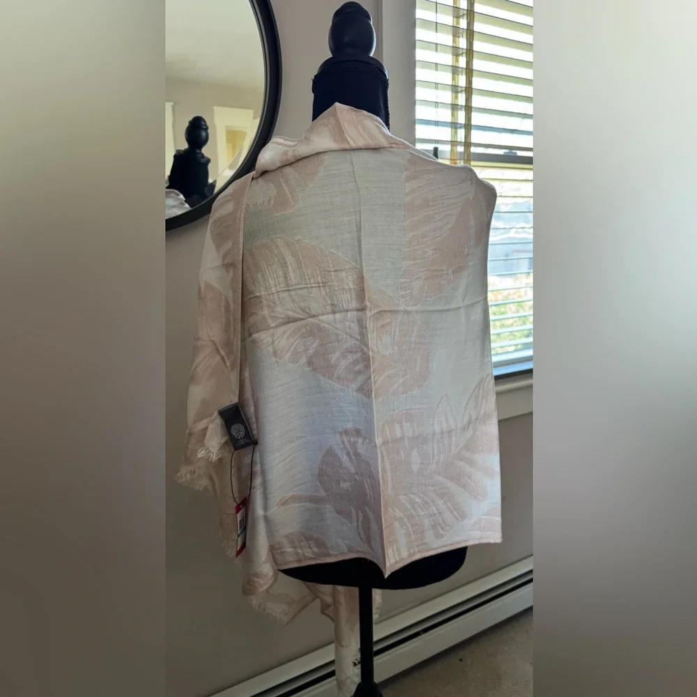 Vince Camuto floral beige lightweight wrap shawl‎ scarf OS NWT